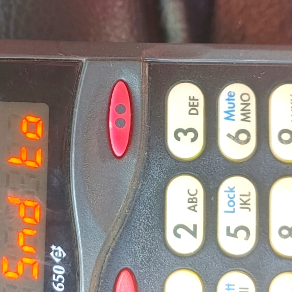 CELL PHONE MOTOROLA 80s Vintage MICROTAC/ 650~